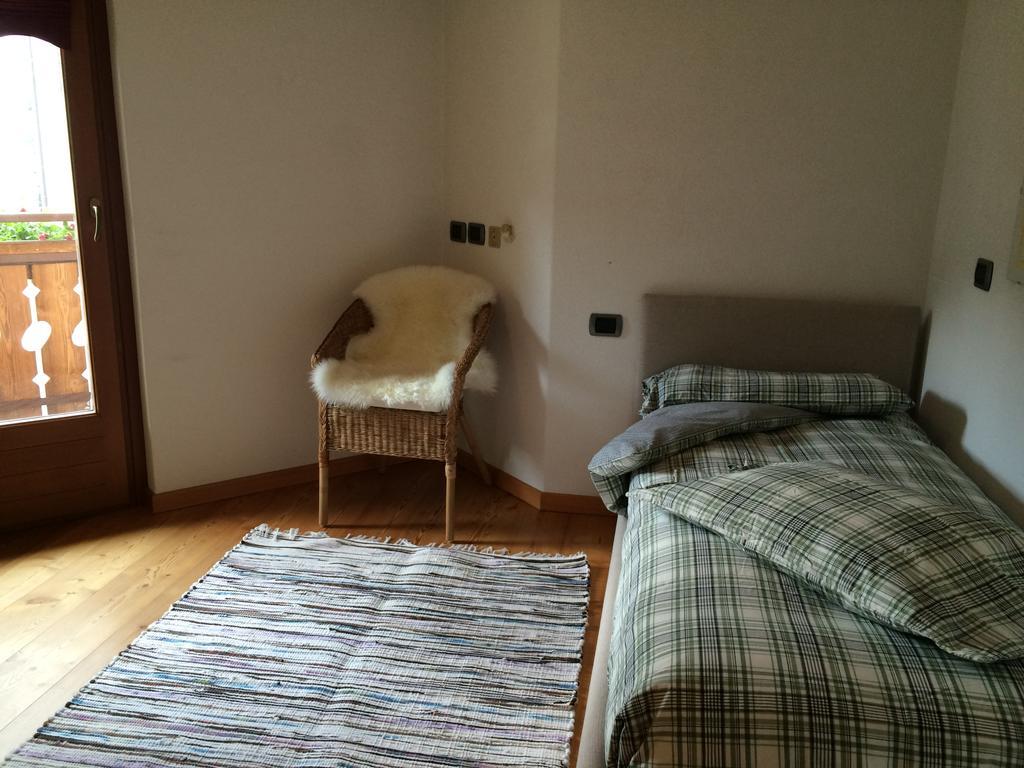 Ferienwohnung Casa Lucia Isolaccia Zimmer foto